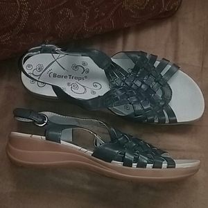 Bare Traps sandals
